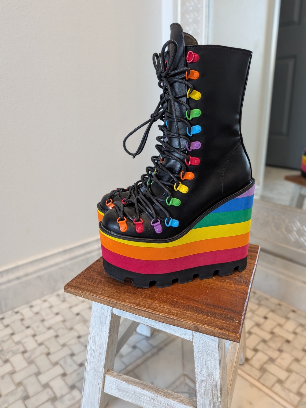 NWOT Women’s 7 Club Exx Rainbow Platform Ankle Boots NEVER WORN